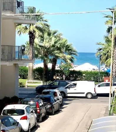 Roseto Entire דירה